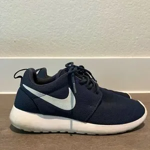 Nike Shoes Nike Rosche One Womens Size 6 Poshmark